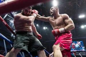 Волгоградский боксер одолел двухметрового гиганта из Грузии